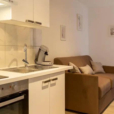 Loc Trotteur Le Fleur Des Champs F2 Cosy, Gare Sncf De Apartment