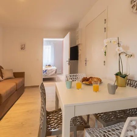 Loc Trotteur Le Fleur Des Champs F2 Cosy, Gare Sncf De Apartment *
