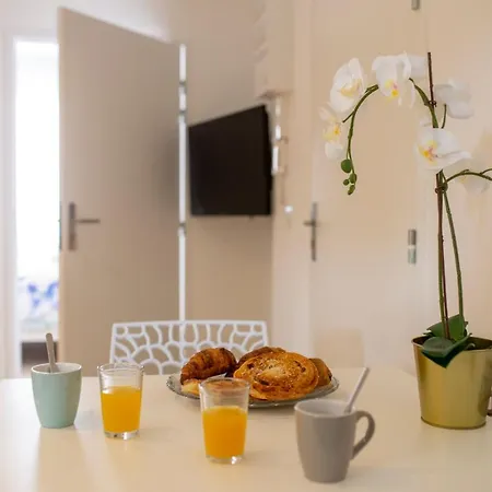 Loc Trotteur Le Fleur Des Champs F2 Cosy, Gare Sncf De لورد