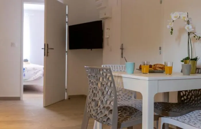 Loc Trotteur Le Fleur Des Champs F2 Cosy, Gare Sncf De