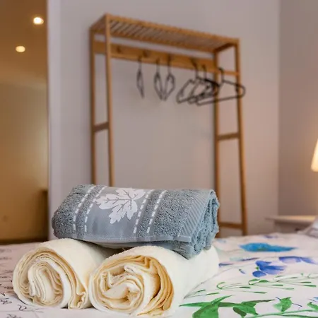 Loc Trotteur Le Fleur Des Champs F2 Cosy, Gare Sncf De